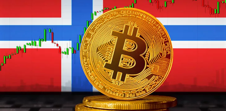 Flag of Norway behind Bitcoin on coin stack